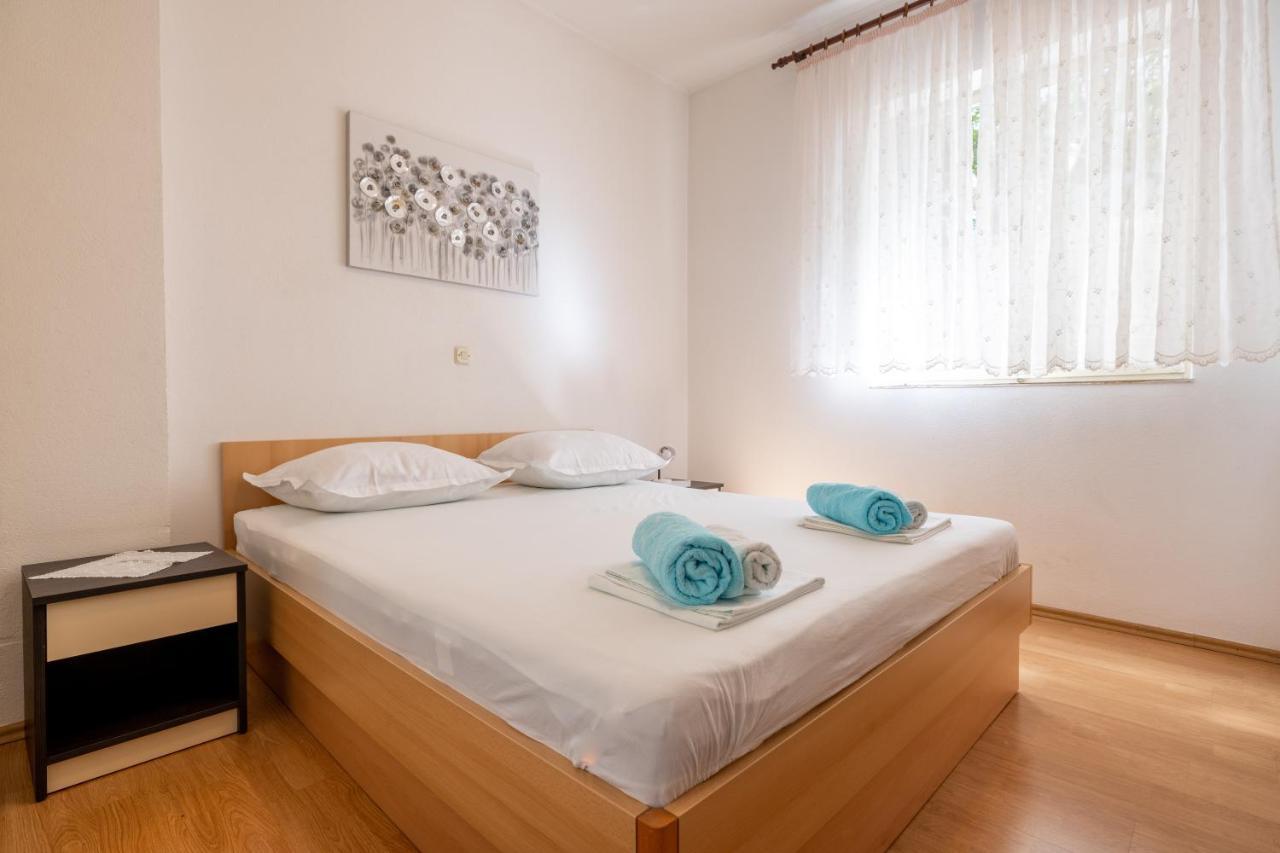 Apartment For 5 Makarska Exterior foto
